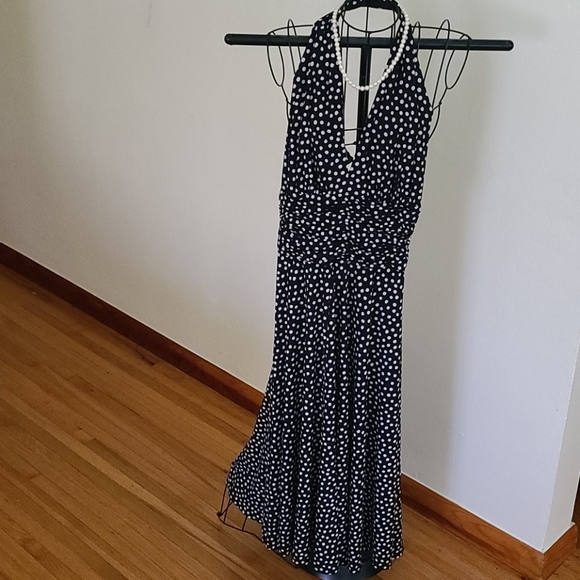 Dress - Picture 2 of 6